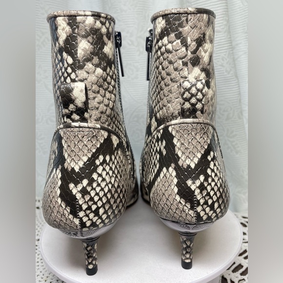 NEW Michael Kors Kadence Kitten Bootie EMB Faux Leather Color Sand Size 10M Box. - Picture 5 of 17